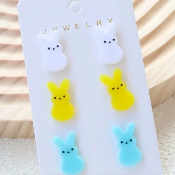 NWOT one pack of peep earrings - Picture 2 of 3